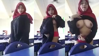 Guru SMK Hijab Pamer Nenen