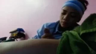 Pembantu Nakal Kulum Penis Pemuda Hot