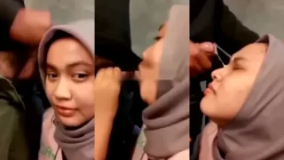 Bokep Indo Hijab Cantik Sepong Crot di Muka