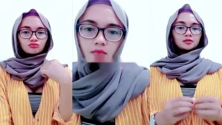 Bokep Indo Yulia Ukhty Nakal Pamer Belahan Toket